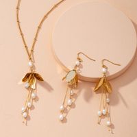 Fashion Flower Gold Earrings Necklace Set sku image 1