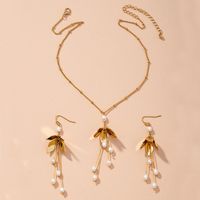 Mode Blume Gold Ohrringe Halskette Set sku image 2