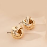 Hot Selling Fashion Creative Exaggerated Retro Metallic Geometric Round Earrings Wholesale sku image 1