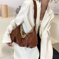 New Casual One-shoulder Underarm Wide Chain Cloud Shaped Fold Bag Wholesale Nihaojewelry main image 4