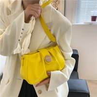Simple Round Buckle Folds One-shoulder Messenger Bag Wholesale Nihaojewelry main image 4