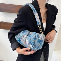 Blue Flower Painting Pattern One-shoulder Messenger Cloud Bag Wholesale Nihaojewelry main image 5