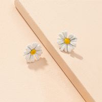 Neue Einfache Mode Gänseblümchen Ohrringe sku image 1