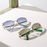 Lunettes De Soleil Rétro À Bordure En Diamant Sans Bordure Pour Femmes sku image 3