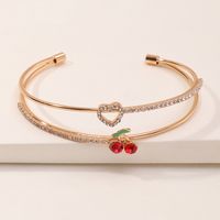 Lovely Simple Cherry Peach Heart Golden Bracelet Wholesale Nihaojewelry main image 3