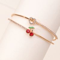 Lovely Simple Cherry Peach Heart Golden Bracelet Wholesale Nihaojewelry sku image 1