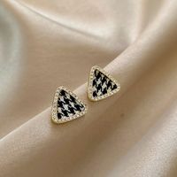 Simple Contrast Color Plaid Geometric Triangle Rhinestone Alloy Earrings main image 2