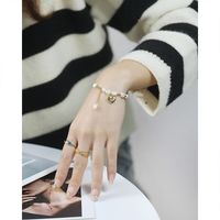 New Retro Niche Peach Heart Stitching Freshwater Pearl Stainless Steel Bracelet Wholesale main image 5