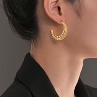 Mode Nouvelles Boucles D&#39;oreilles Creuses En Diamant De Lune Boucles D&#39;oreilles En Acier Au Titane Pour Femmes En Gros main image 4