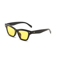 Lunettes De Soleil Pour Femmes À Petit Cadre Avec Rivets En Écaille De Tortue Carrés Simples sku image 2