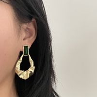 French Retro Niche Design Women's Wrinkled Metal Earring main image 1