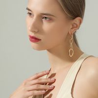 Boucles D&#39;oreilles Rétro De Longue Personnalité De Chaîne En Métal De Bijoux De Mode Européens main image 4