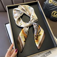 Champagne Feather Female Flower Four Seasons Universal Printing Small Square Scarf main image 3