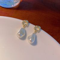 Retro Irregular Pearl Japanese Simple Geometric Stud Earrings sku image 1