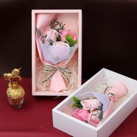 3 Rosen Seifenblumenstrauß Lichter Kreatives Valentinstagsgeschenk Jahrestagsgeschenke main image 3