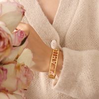 Bracelet En Acier Titane Lettre Rose Coeur Creux De Mode sku image 2