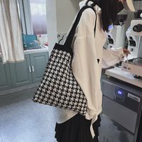 New Fashion Knitted Wool Shoulder Black And White Simple Plaid Bag main image 5