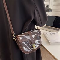 Retro Small Bag Female 2022 New Fashion Casual Shoulder Messenger Saddle Bag main image 4