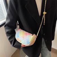 Fashion New Trendy One-shoulder Bag Lingge Embroidery Thread Messenger Dumpling Bag sku image 3