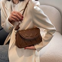 Rétro Petit Sac Nouvelle Mode À La Mode Unique Épaule Sac De Messager Tempérament Aisselle Sac En Gros sku image 3