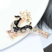 New Deer Sika Deer Brooch Fashion Diamond Corsage Pins Cute main image 1
