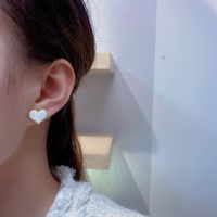 Korean Niche Design Small Heart Earrings Fashion Simple Stud Earrings main image 3