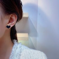 Korean Niche Design Small Heart Earrings Fashion Simple Stud Earrings main image 4