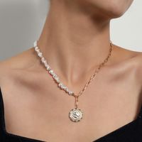 Europäische Und Amerikanische Perlengeprägte Königin-anhänger-halskette Für Frauen Im Großhandel sku image 1