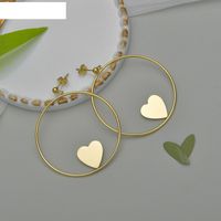 Mode Elegante Herzförmige Ohrringe Einfache Herz Titan Stahl Ohrringe main image 5
