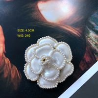 Western Vintage Flower Pearl Brooch Enamel Shell Gemstone Diamond Brooch main image 3