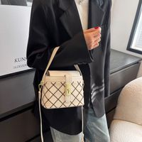 Trendy Texture Women's Fashion Portable Bucket One-shoulder Messenger Plaid Bag main image 5