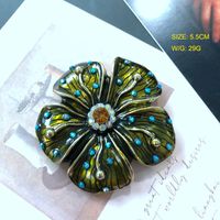 Western Vintage Flower Pearl Brooch Enamel Shell Gemstone Diamond Brooch sku image 2