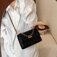 Fashion Solid Color Lock Embroidery New Trendy Rhombus Chain Bag sku image 1