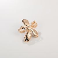Fashion Copper Micro-inlaid Zircon Five-leaf Flower Pearl Flower Brooch Pin main image 5