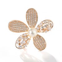 Fashion Copper Micro-inlaid Zircon Five-leaf Flower Pearl Flower Brooch Pin main image 6