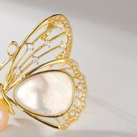 Fashion Shell Butterfly Brooch Zircon Corsage Freshwater Pearl Pin main image 4