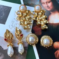 Retro Pearl Inlaid Rhinestone Baroque Geometric Alloy Stud Earrings main image 1