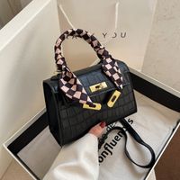 Fashion Geometric Small Bag New Fashion Casual Silk Scarf Handbag Shoulder Messenger Small Square Bag main image 1