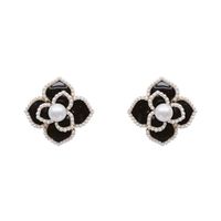 Simple Fashion Contrast Color Pearl Camellia Retro Earrings Trend main image 6