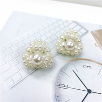Baroque Inlaid Pearl Simple Flower Earrings main image 1