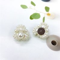Baroque Inlaid Pearl Simple Flower Earrings main image 5