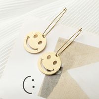 Grandes Boucles D&#39;oreilles Géométriques Rondes En Acier Au Titane Classique Avec Visage Souriant Creux main image 3