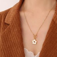 Französische Ot Weiße Muschel Blume Schnalle Titanstahl Überzogen 18k Echtgold Halskette Weiblich main image 4