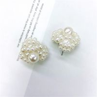 Baroque Inlaid Pearl Simple Flower Earrings sku image 1