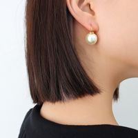 Simple Geometric Pearl Titanium Steel Ear Jewelry sku image 1