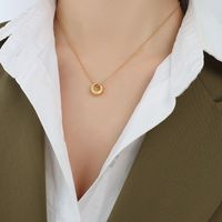 Koreanische Nischenmode Ovaler Anhänger Titanstahl Halskette 18k Echt Vergoldet Einfacher Schmuck sku image 3