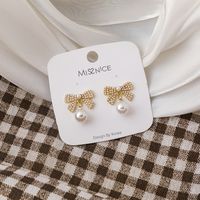 Exquisite Pearl Bow Stud Earrings Simple Trendy Temperament Earring main image 3