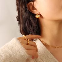 Nouvelles Boucles D&#39;oreilles En Forme De C À Perles Rondes En Acier Titane Géométriques Simples main image 4