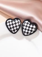 Nueva Moda Corazón Geométrico Blanco Y Negro Plaid Pendientes Joyería sku image 1