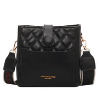 Niche Design Women's Autumn And Winter 2021 New Trendy Wide Shoulder Strap Messenger Bag main image 6